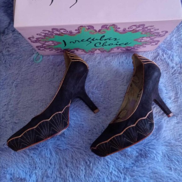 Irregular Choice Brown Suede with Gold Piping Heels size 10 M with original box - Picture 3 of 6